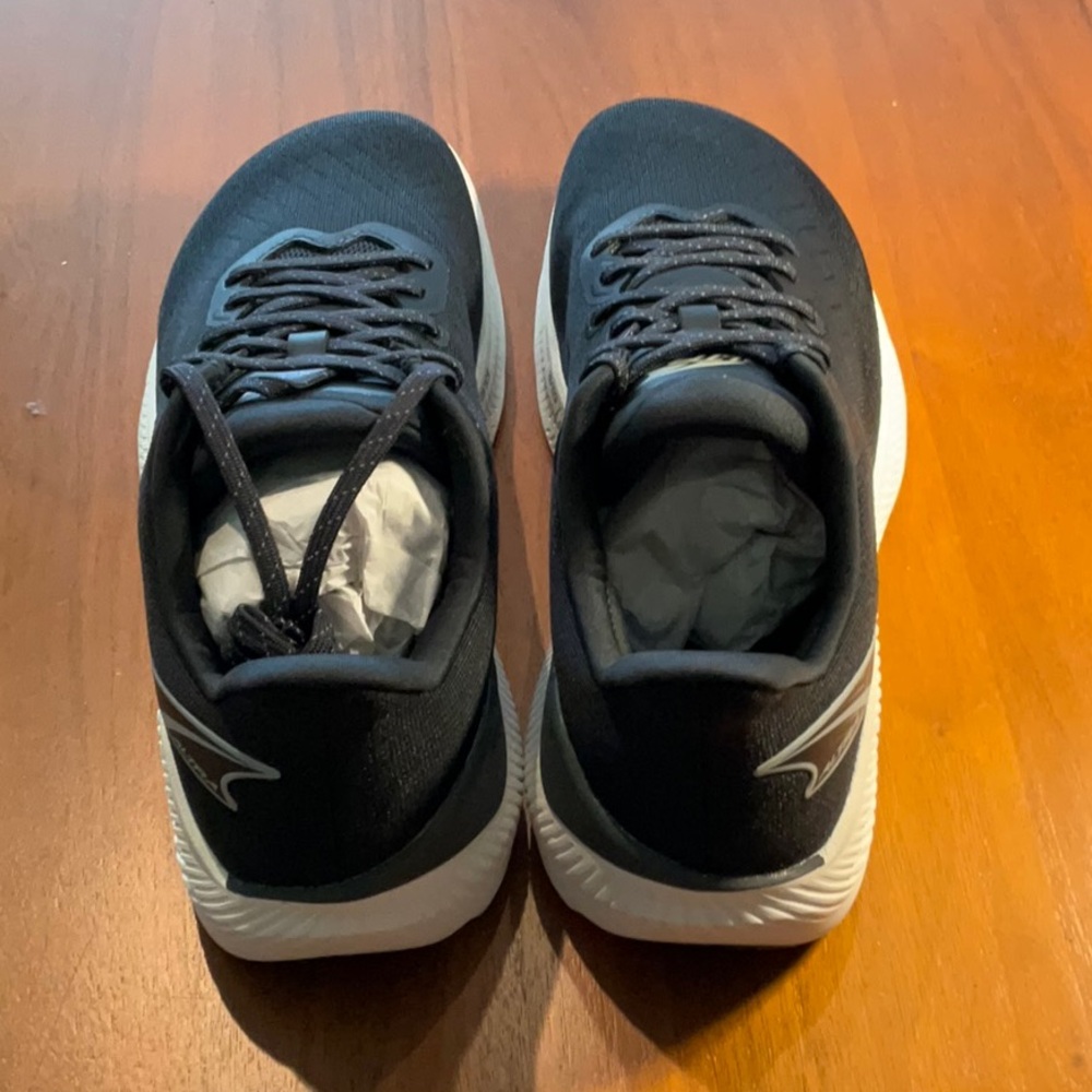 Altra Black and White Experience Form stability shoes NEW - Picture 3 of 4